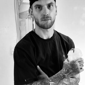 Meet your Posher, Dennis